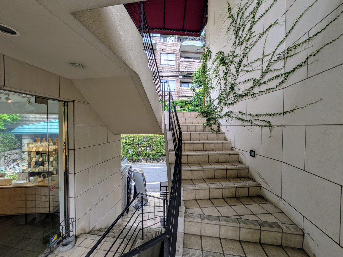 v20251011150702/fresh/building/J00100363437_12