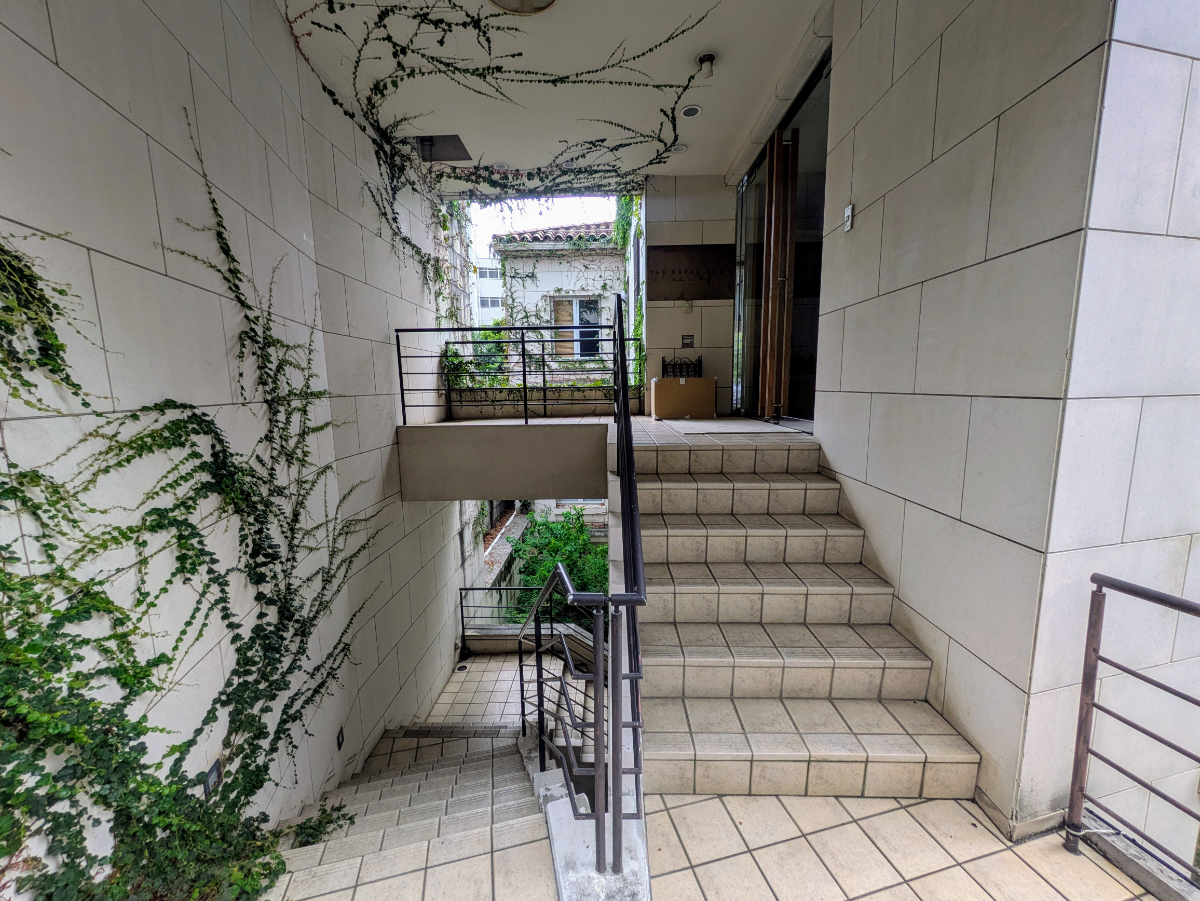 v20251011150702/fresh/building/J00100363437_13