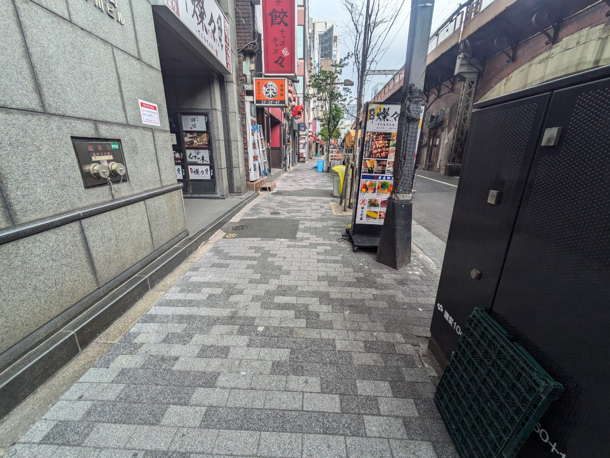 v20251011150702/fresh/building/J00100373774_2