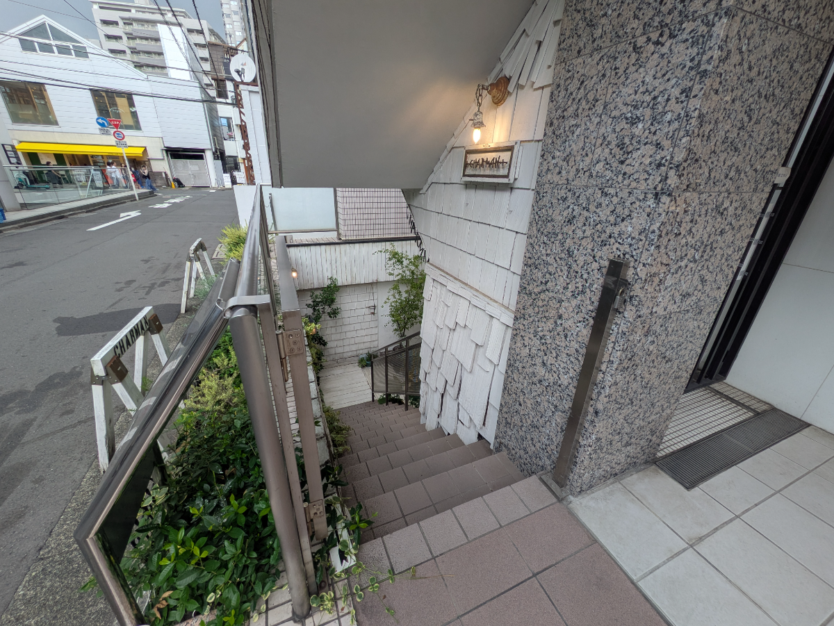 v20251011150702/fresh/building/J00100374881_12
