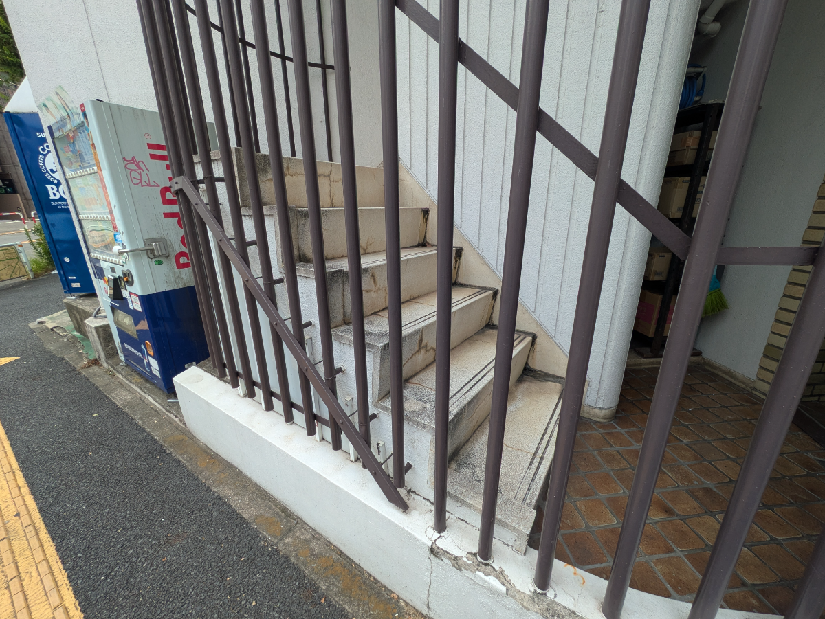 v20251011150702/fresh/building/J00100378206_8