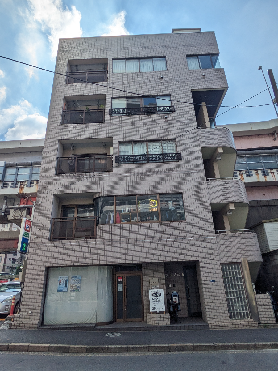 v20251011150702/fresh/building/J00100381965_1