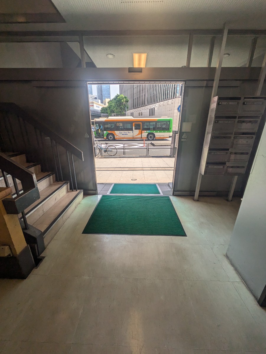 v20251011150702/fresh/building/J00100381993_9