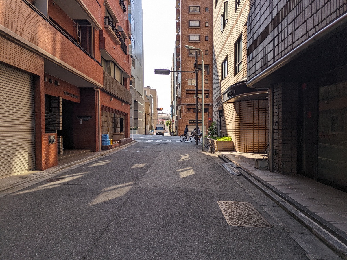 v20251011150702/fresh/building/J00100382142_14