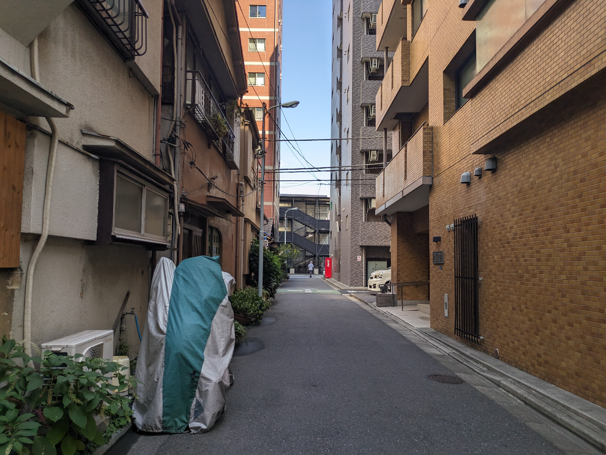 v20251011150702/fresh/building/J00100382145_15