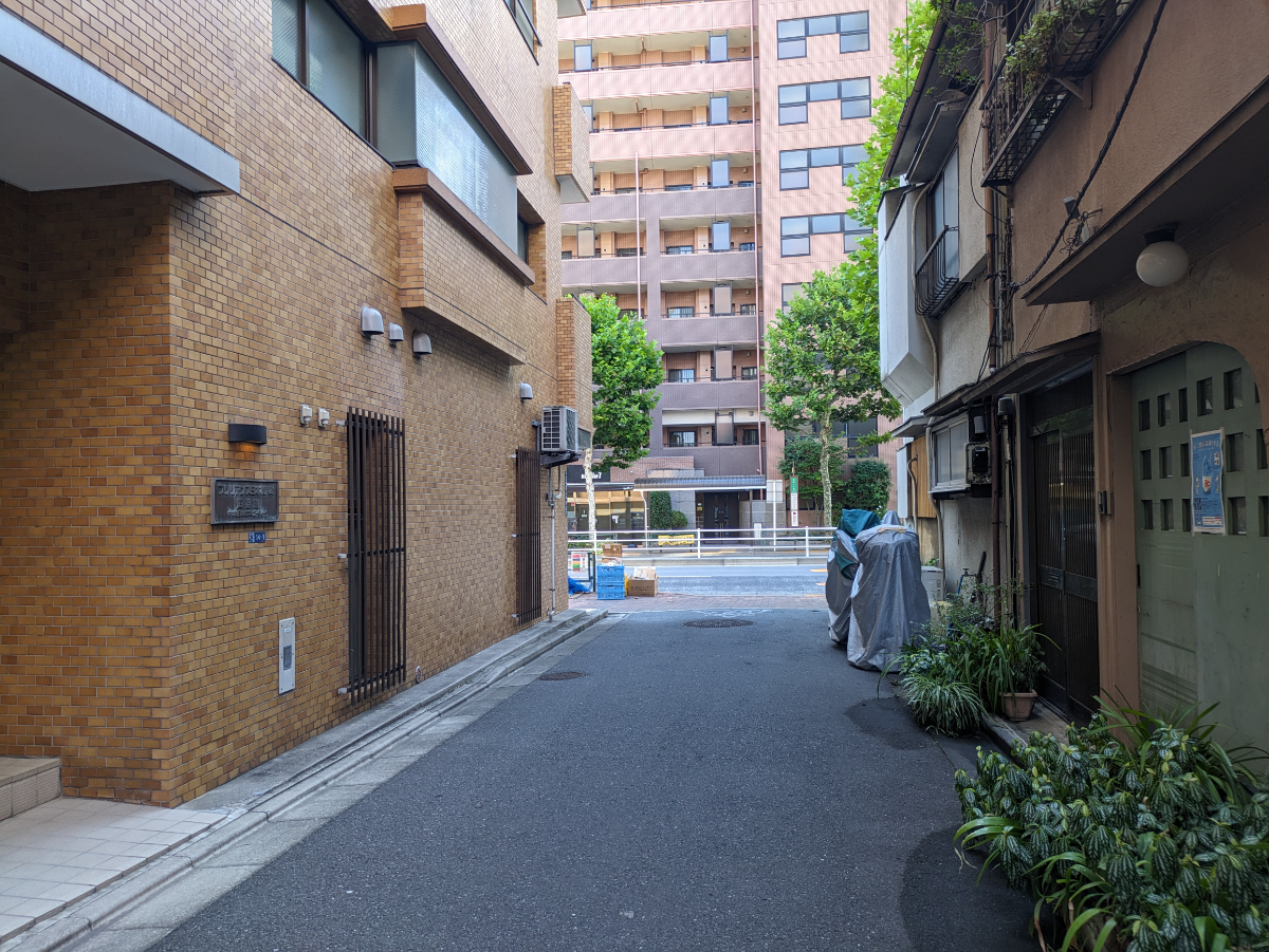 v20251011150702/fresh/building/J00100382145_16