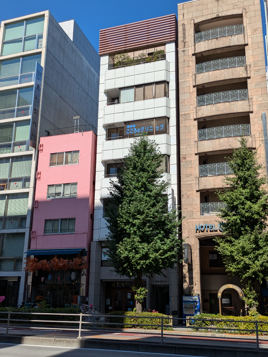 v20251011150702/fresh/building/J00100389654_7