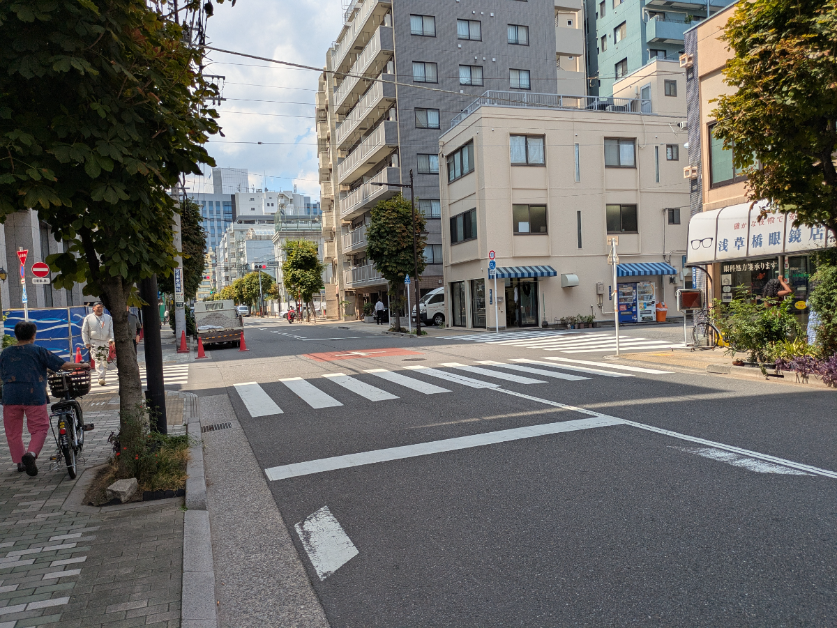 v20251011150702/fresh/building/J00100404828_13