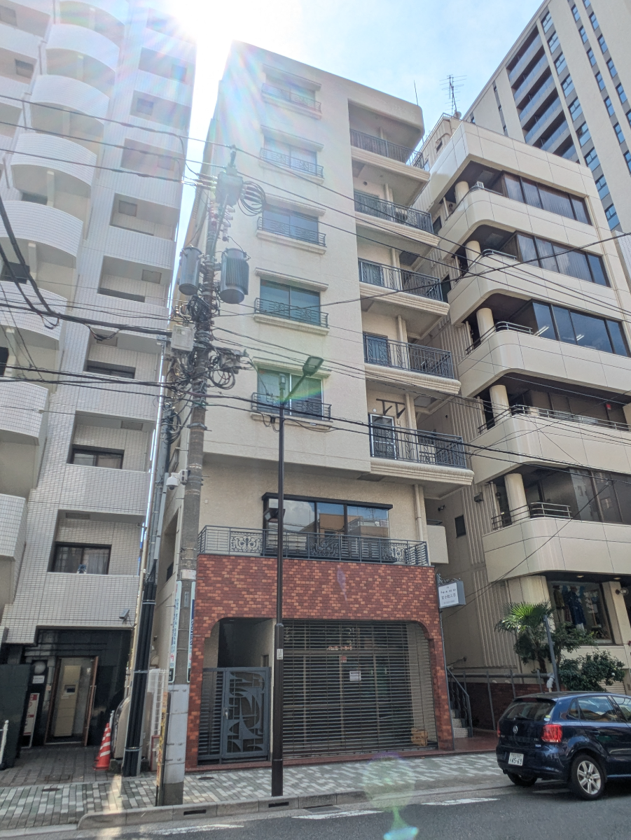 v20251011150702/fresh/building/J00100404828_7