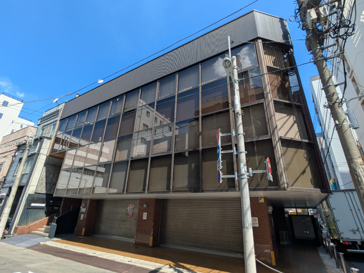 v20251011150702/fresh/building/J00100406313_7