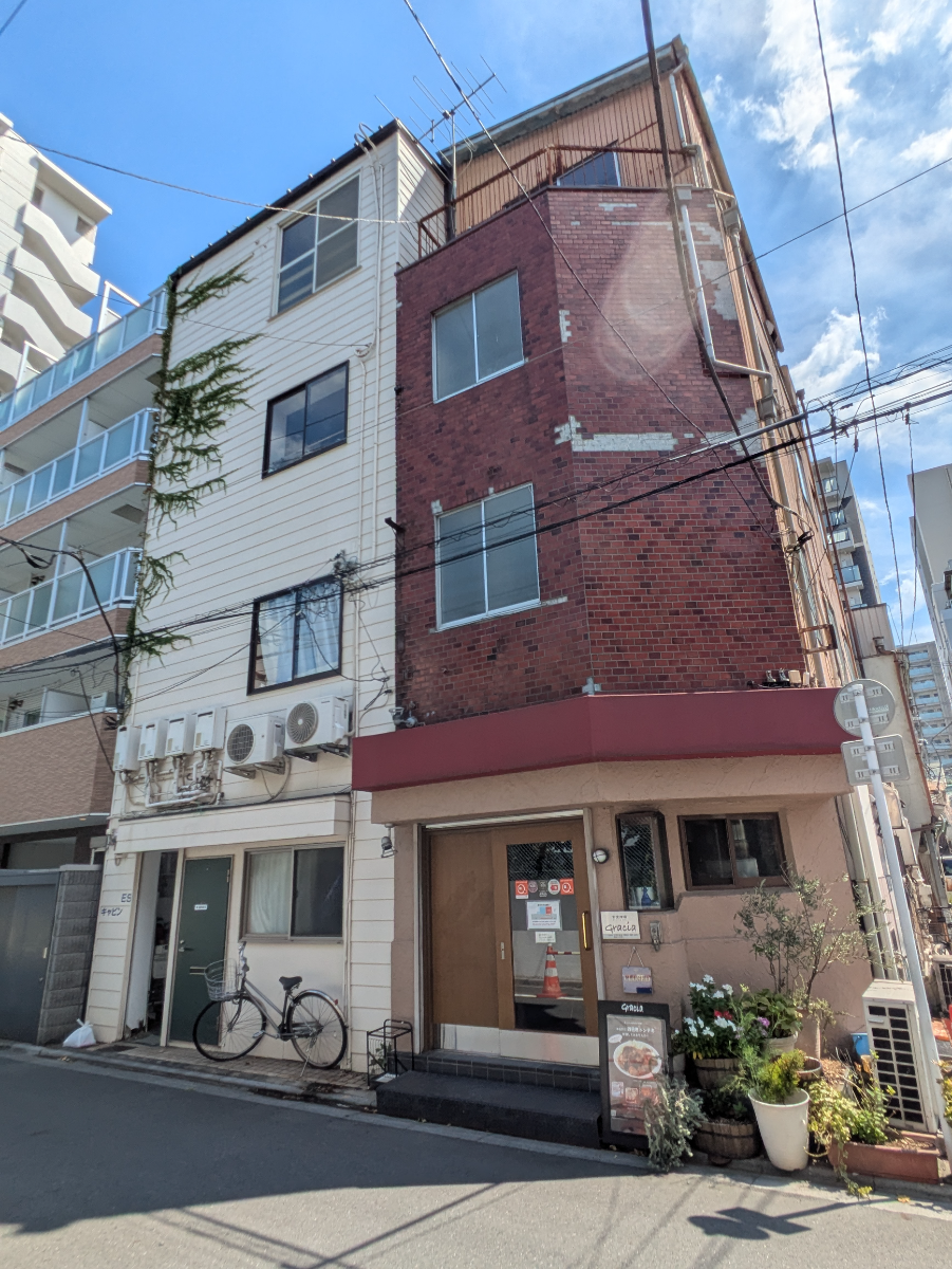 v20251011150702/fresh/building/J00100407490_8