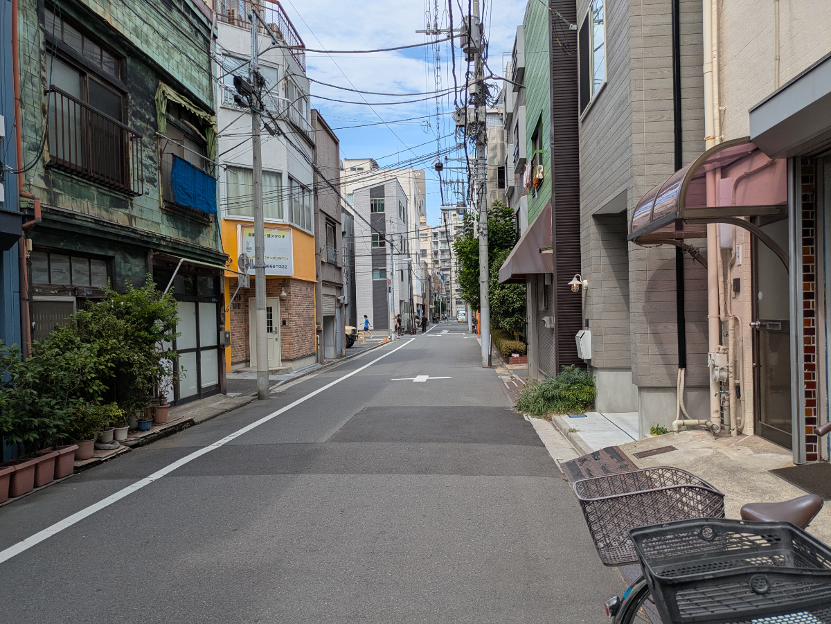 v20251011150702/fresh/building/J00100408152_8