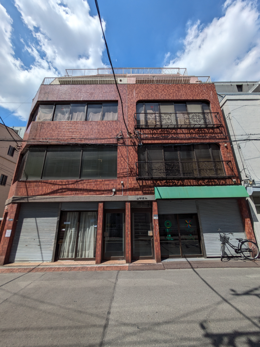 v20251011150702/fresh/building/J00100467515_8