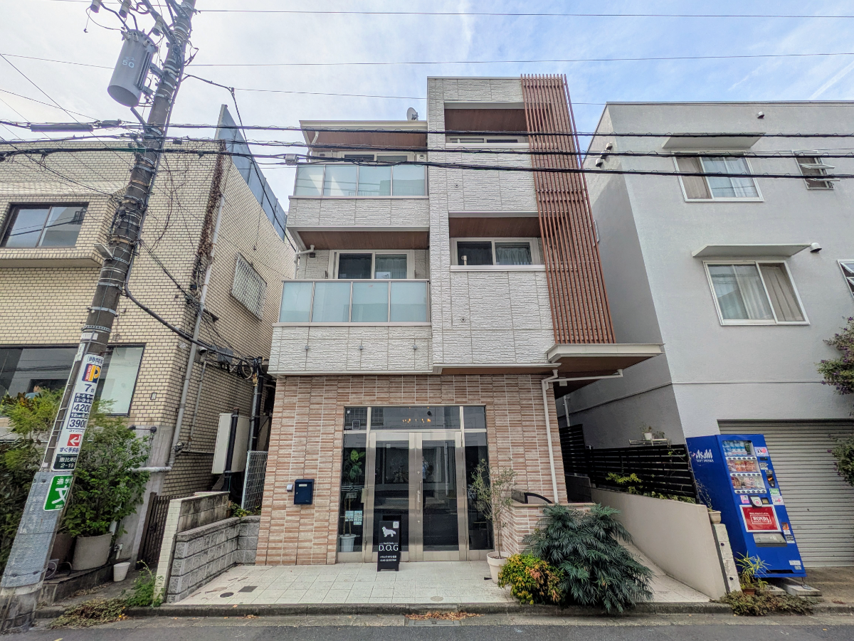 v20251011150702/fresh/building/J00100469633_1