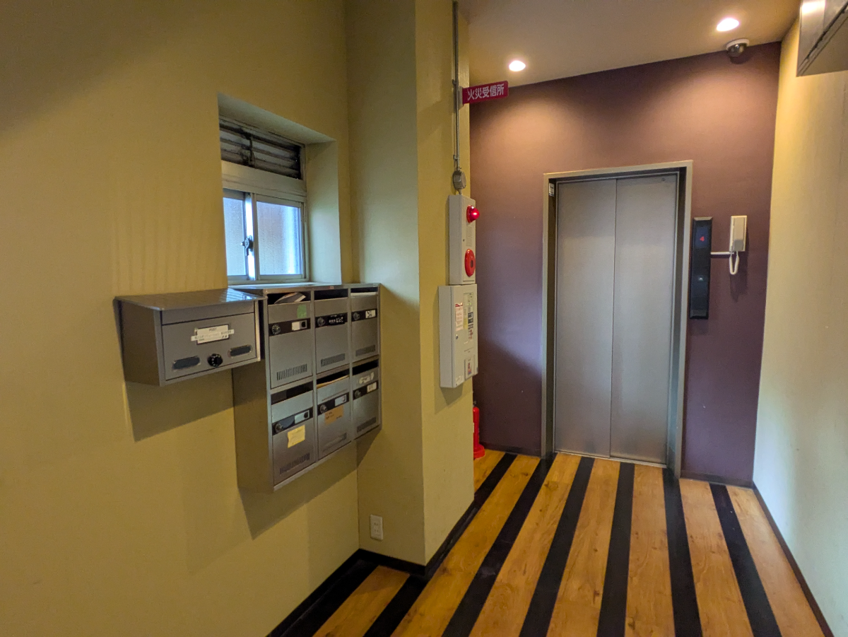 v20251011150702/fresh/building/J00100499098_11