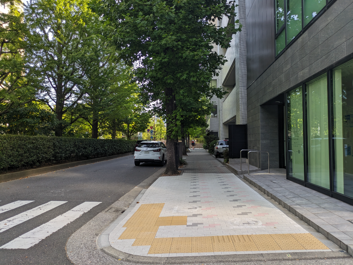 v20251011150702/fresh/building/J00100499221_2