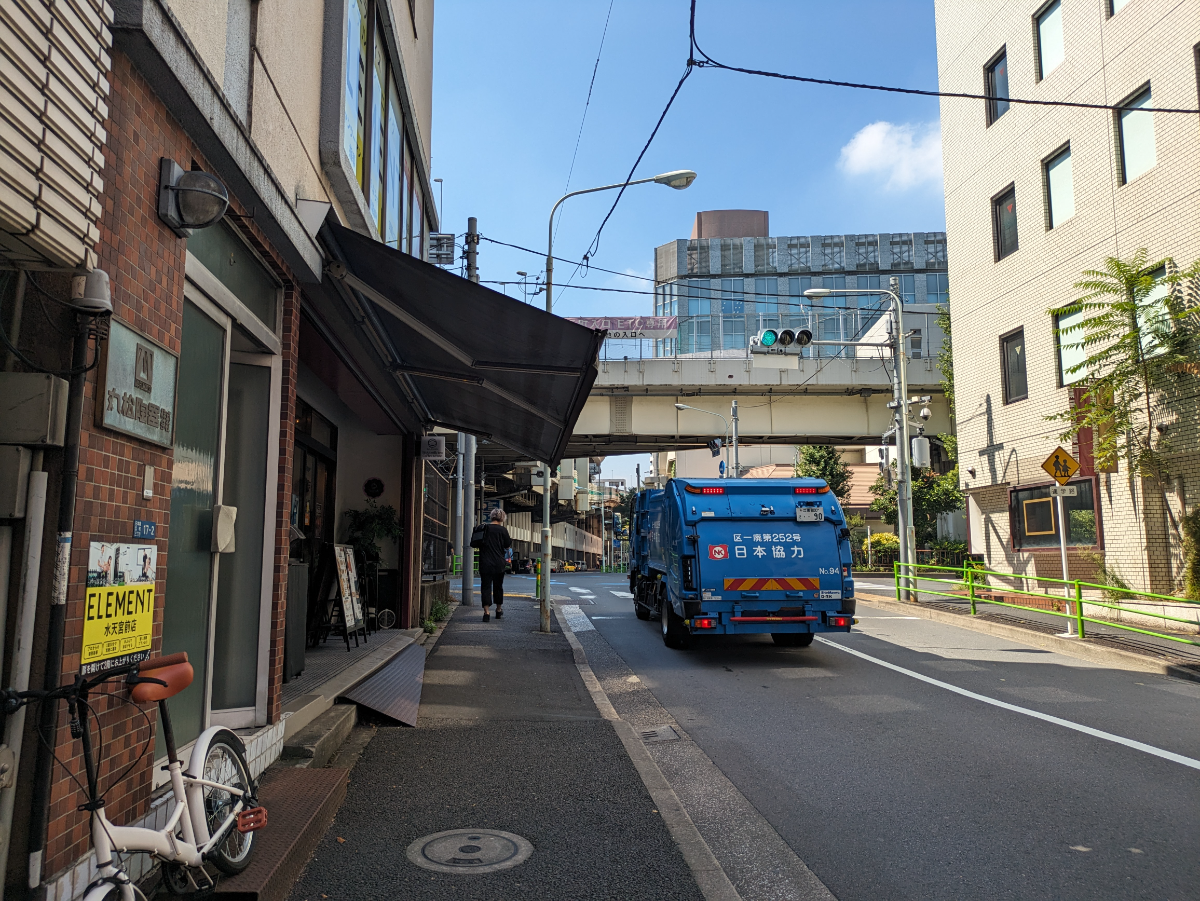 v20251011150702/fresh/building/J00100509967_2