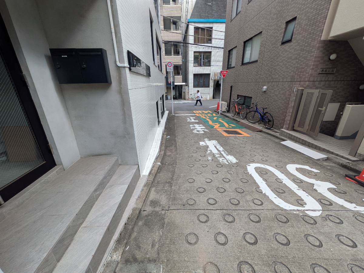 v20251011150702/fresh/building/J00100511582_2