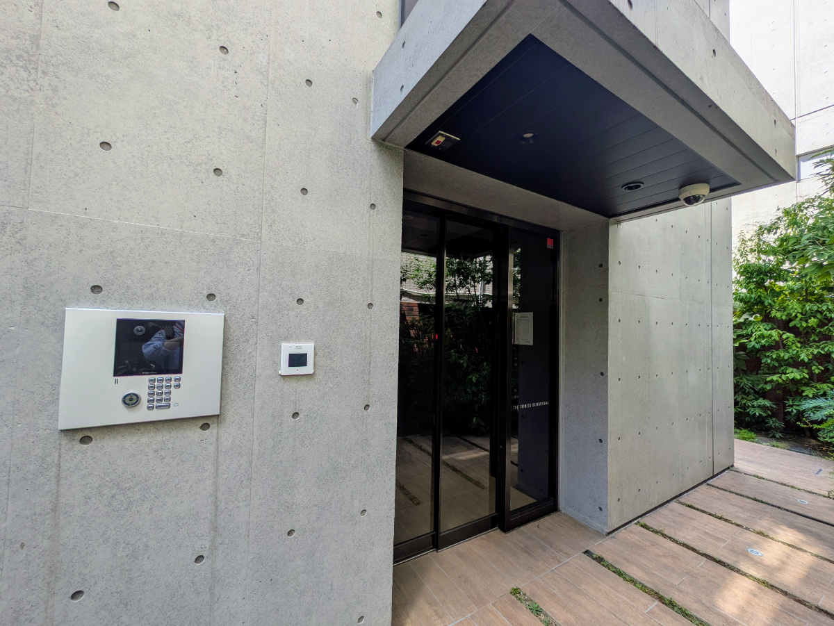 v20251011150702/fresh/building/J00100512956_3
