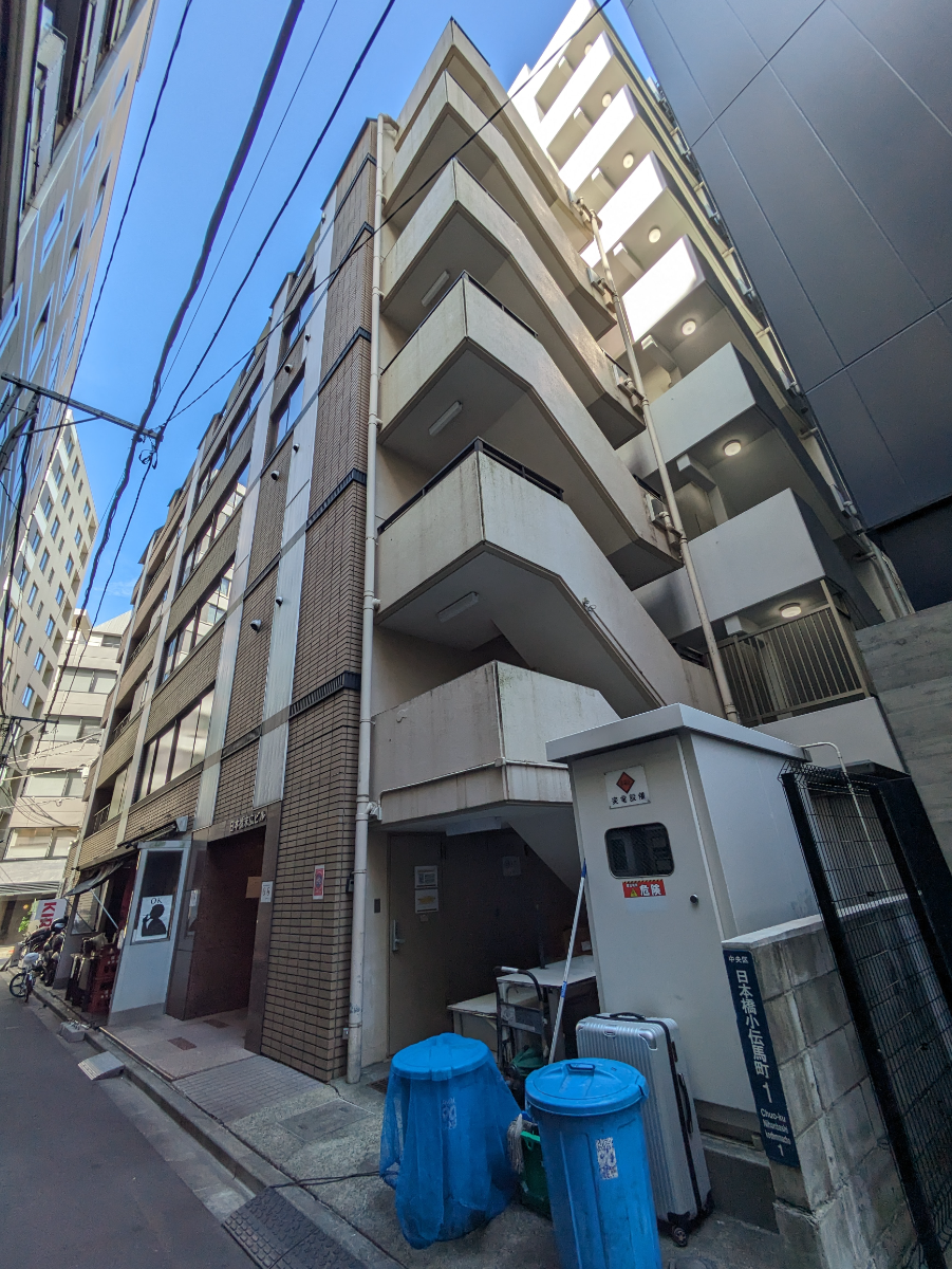 v20251012150813/fresh/building/J00100374221_12