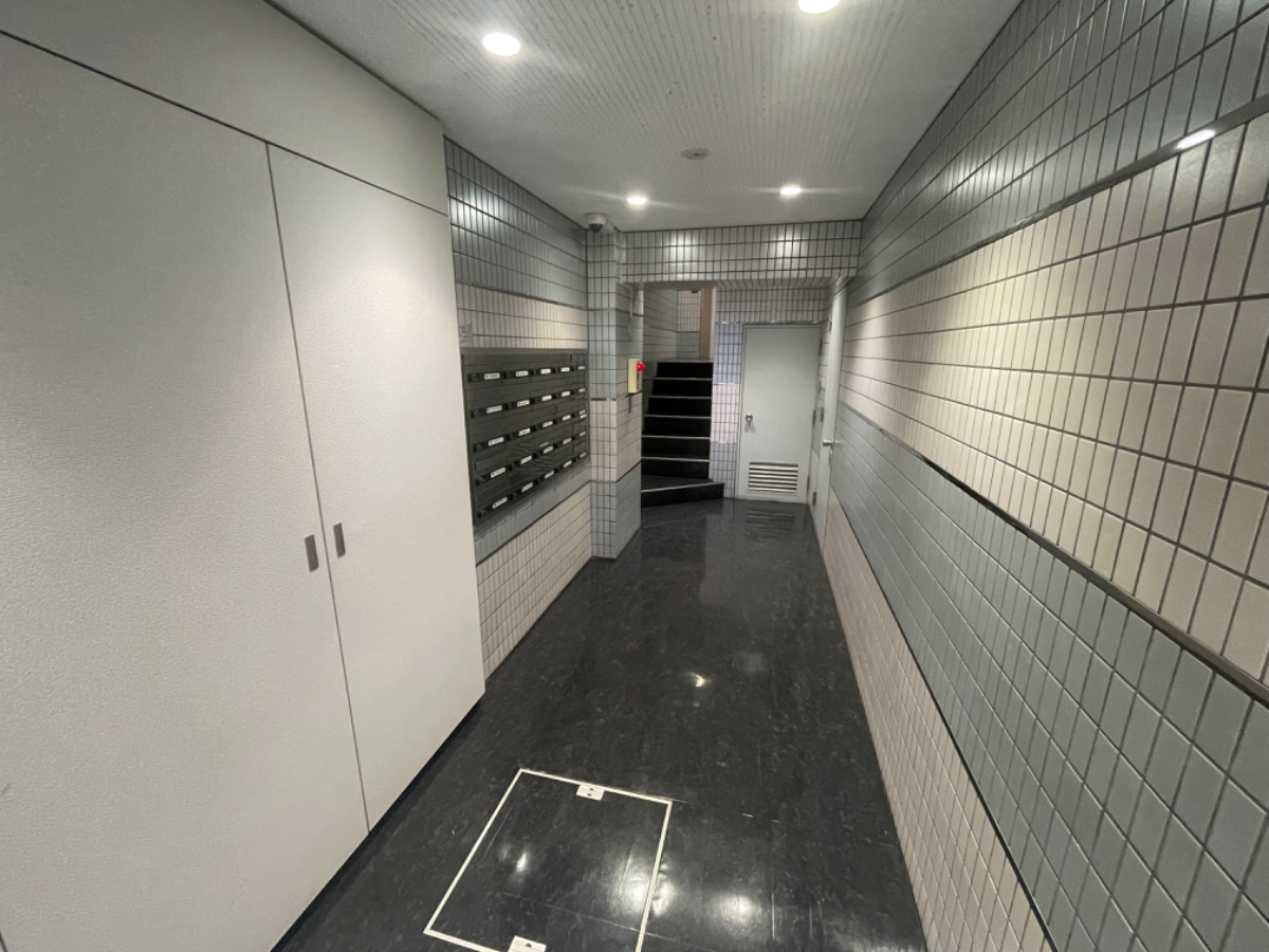 v20251012150813/fresh/building/J00100375584_7