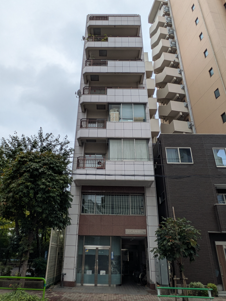 v20251012150813/fresh/building/J00100379209_1
