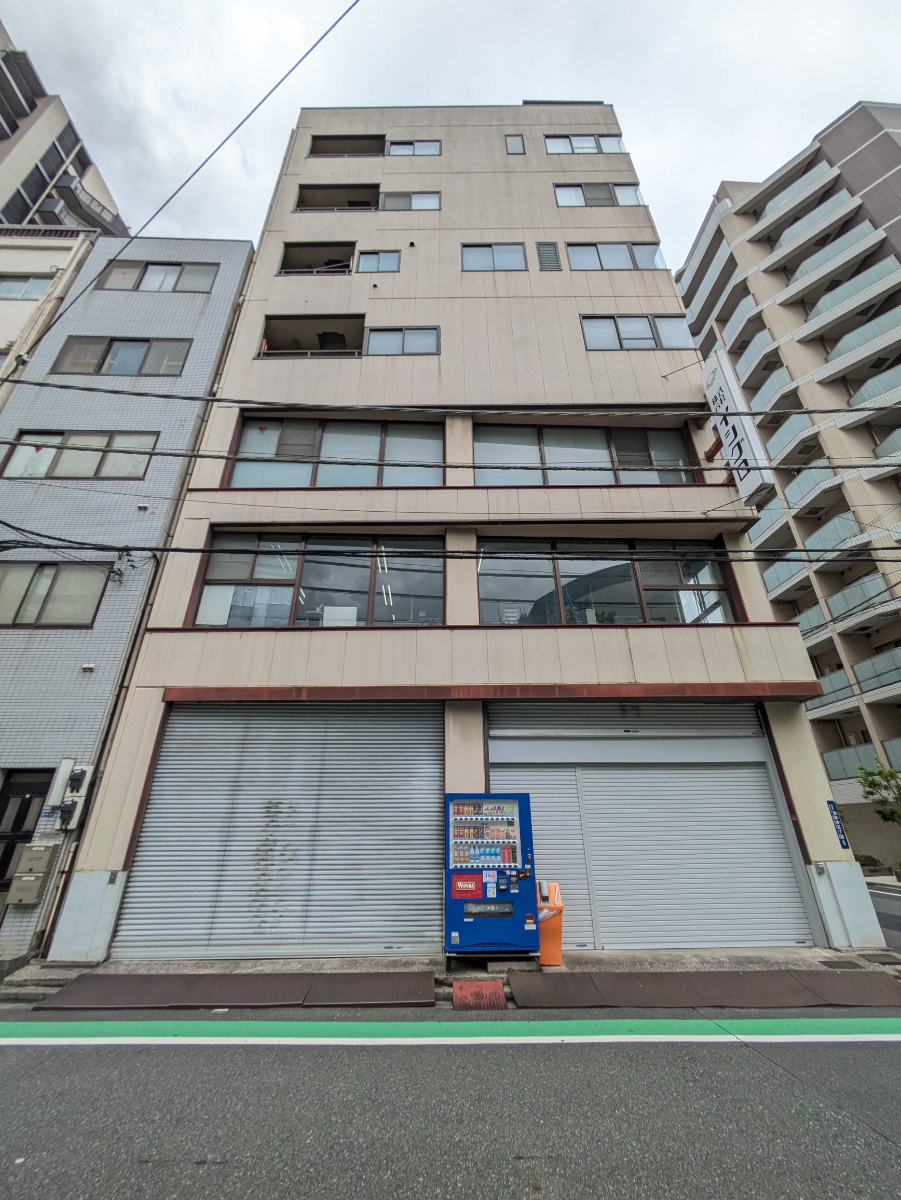 v20251012150813/fresh/building/J00100379357_1