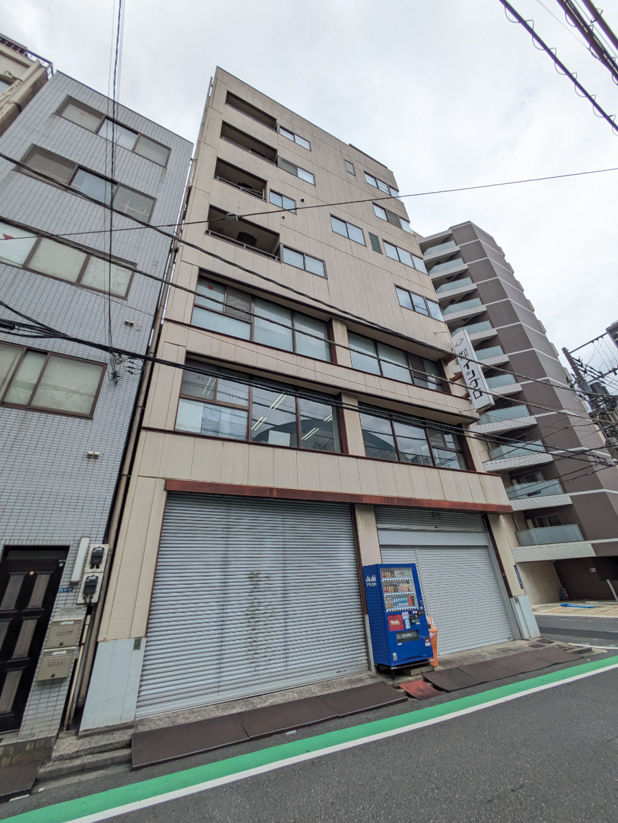 v20251012150813/fresh/building/J00100379357_5