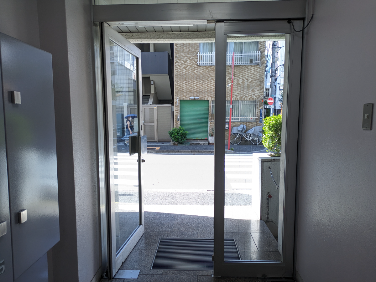v20251012150813/fresh/building/J00100381833_9