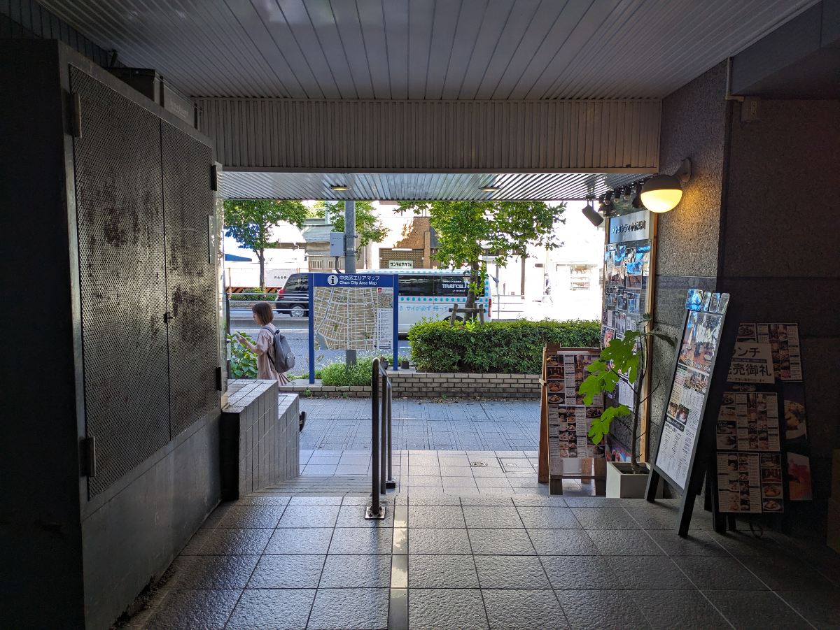 v20251012150813/fresh/building/J00100382891_16