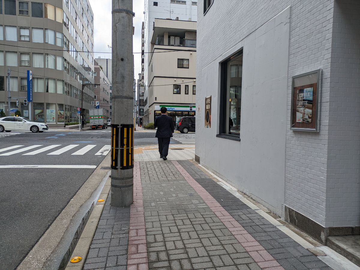 v20251012150813/fresh/building/J00100382913_16