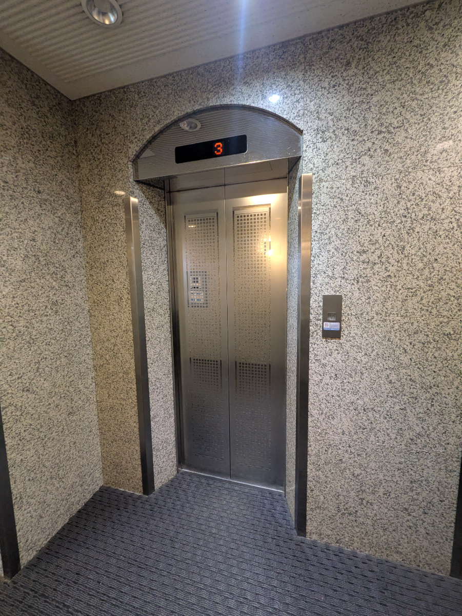 v20251012150813/fresh/building/J00100385332_4