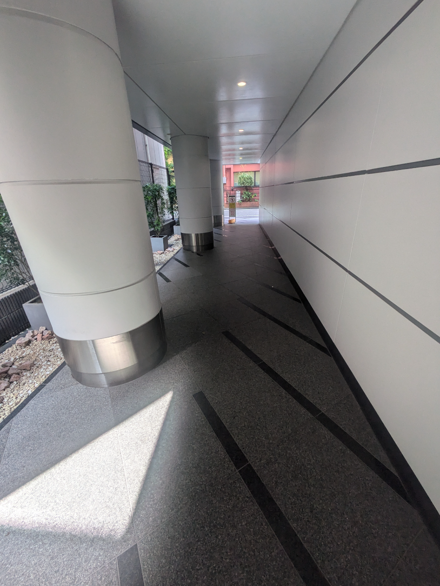 v20251012150813/fresh/building/J00100389567_15