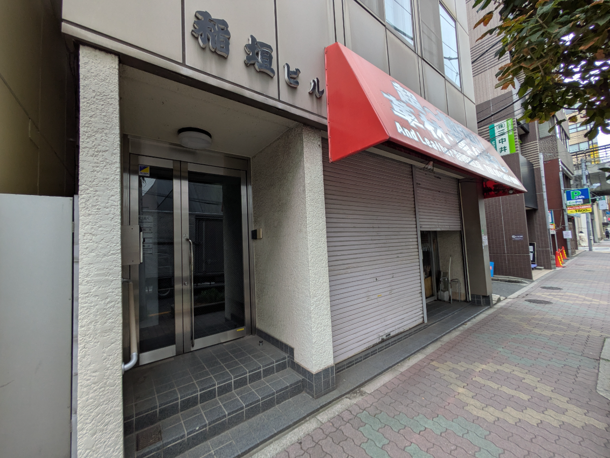 v20251012150813/fresh/building/J00100405712_9