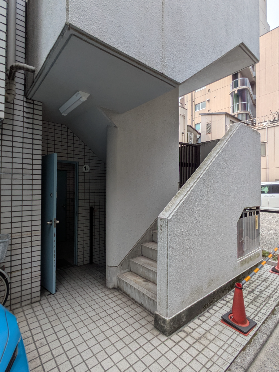 v20251012150813/fresh/building/J00100418394_3