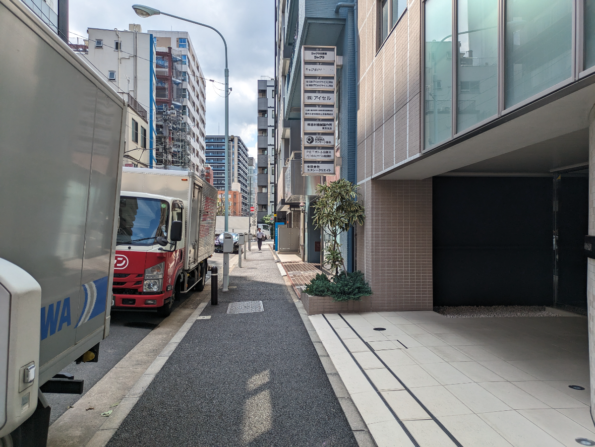 v20251012150813/fresh/building/J00100432618_9