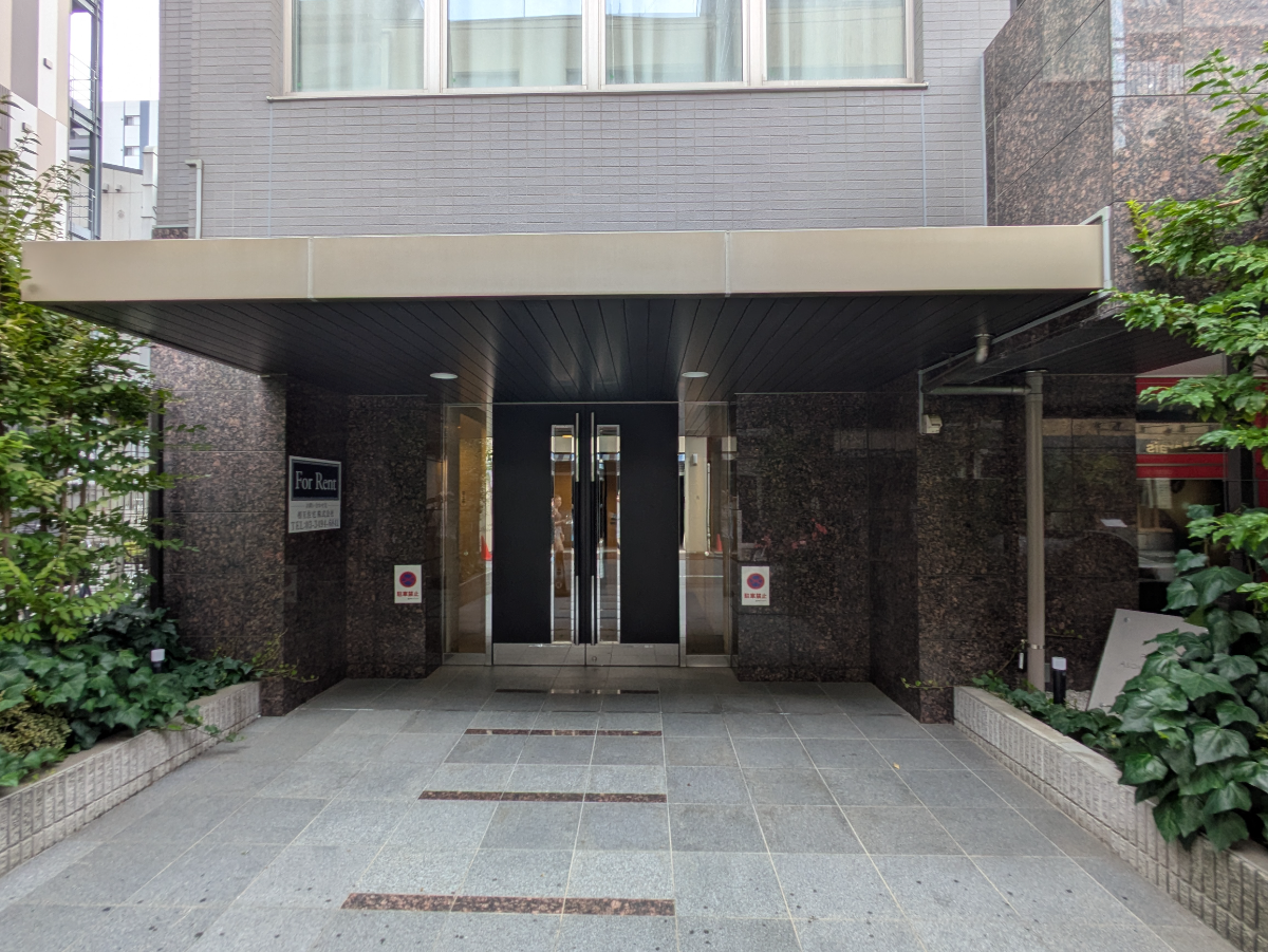 v20251012150813/fresh/building/J00100494402_3