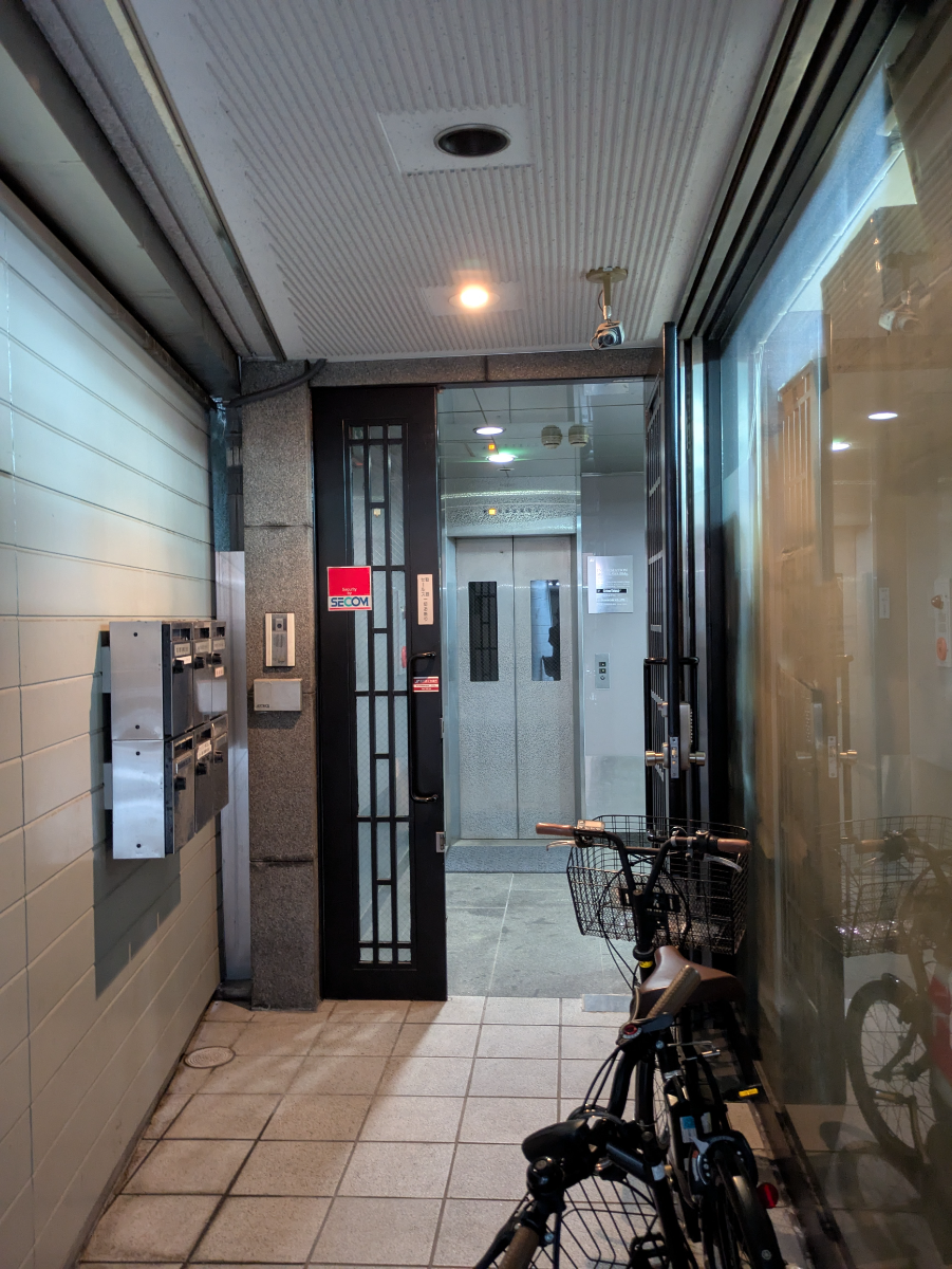 v20251012150813/fresh/building/J00100608161_11