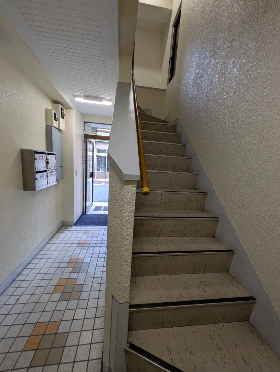 v20251012150813/fresh/building/J00100633701_12