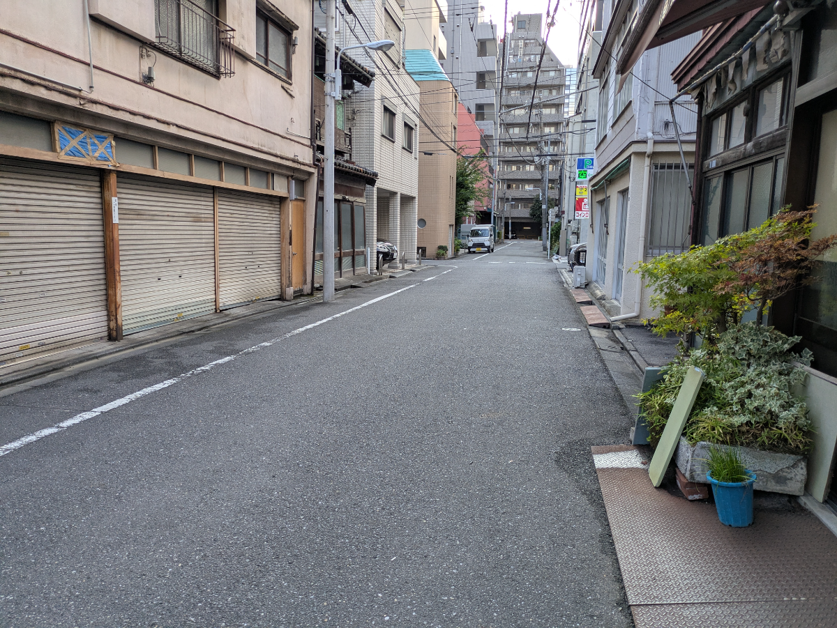 v20251012150813/fresh/building/J00100633701_2