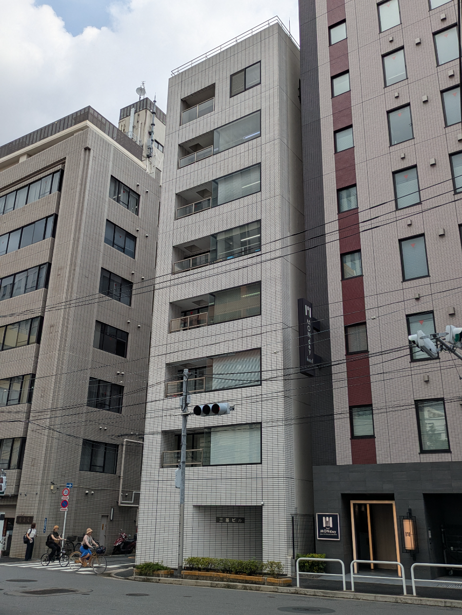v20251013150705/fresh/building/J00100372847_5