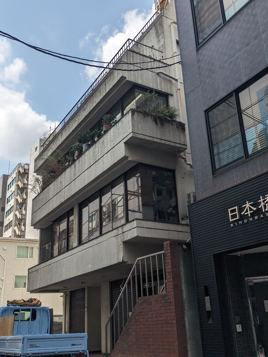 v20251013150705/fresh/building/J00100379932_6