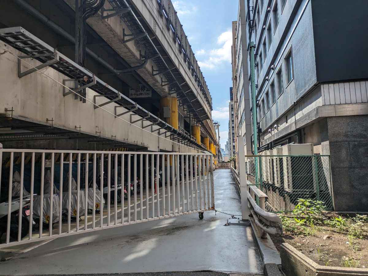 v20251013150705/fresh/building/J00100385682_10