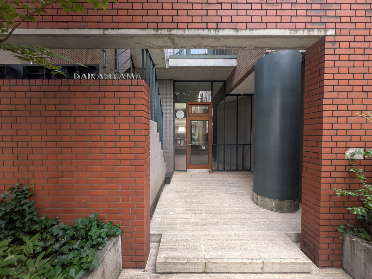 v20251013150705/fresh/building/J00100387804_3