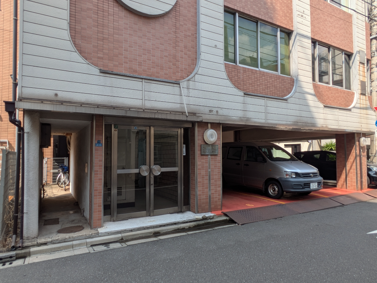 v20251013150705/fresh/building/J00100403984_11