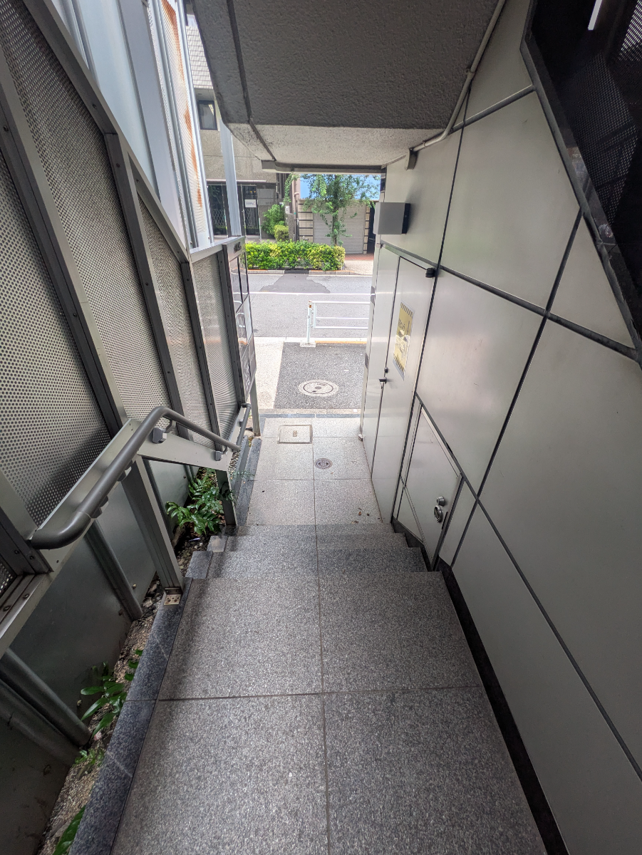 v20251013150705/fresh/building/J00100427180_10