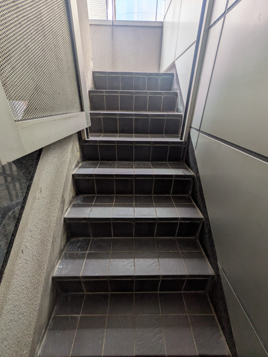 v20251013150705/fresh/building/J00100427180_9