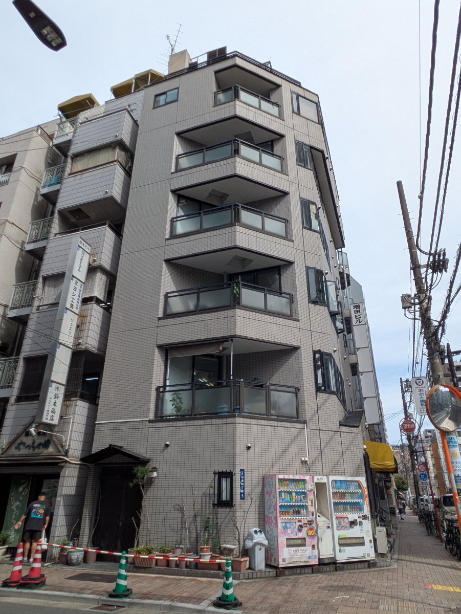 v20251014150839/fresh/building/J00100358217_6