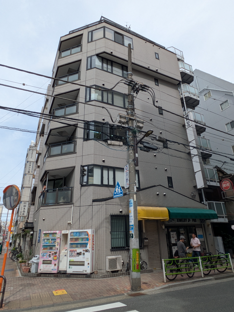 v20251014150839/fresh/building/J00100358217_7