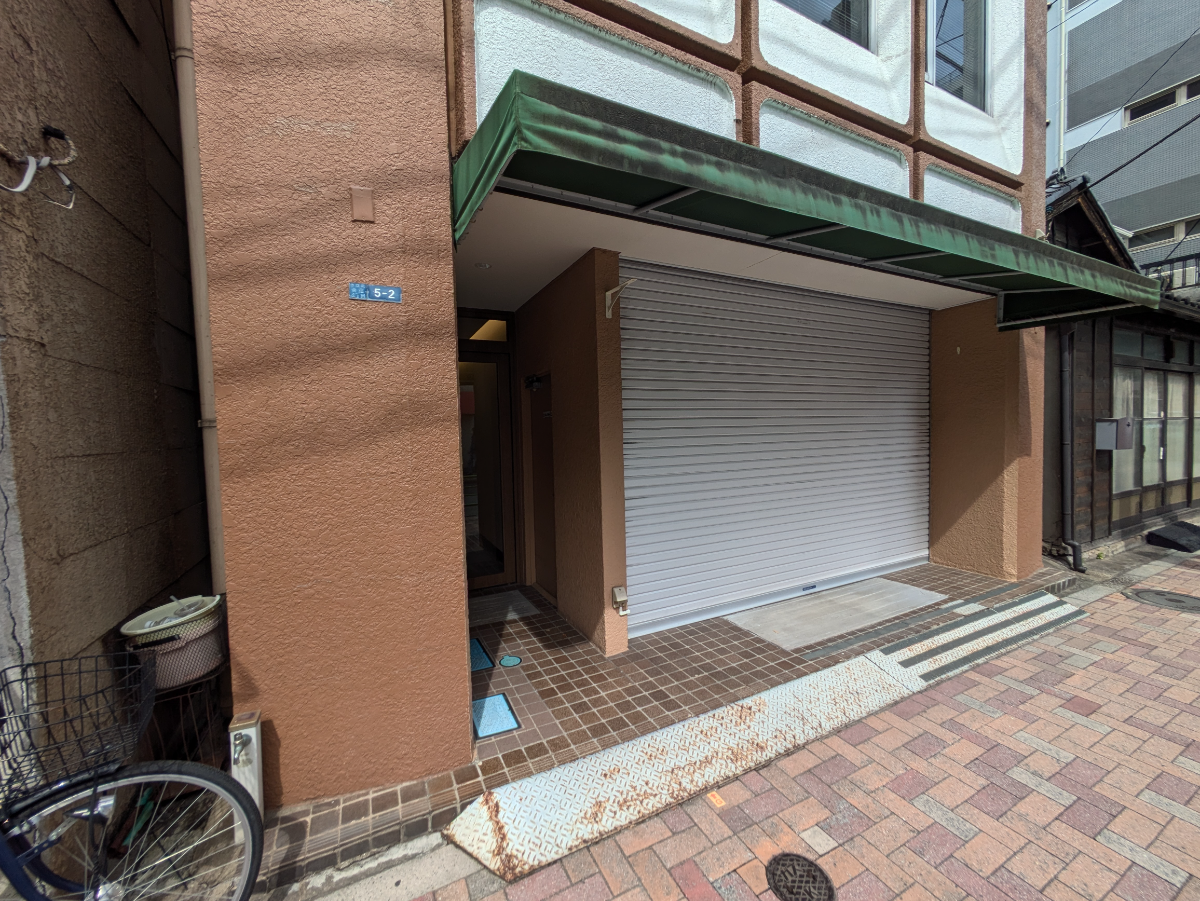 v20251014150839/fresh/building/J00100366560_9